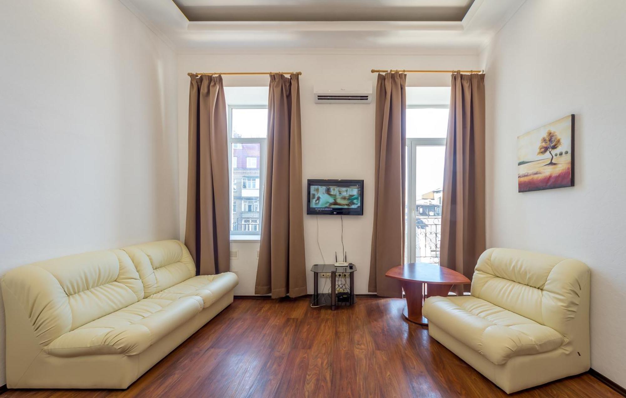 Central Apartments Kyiv Exterior photo